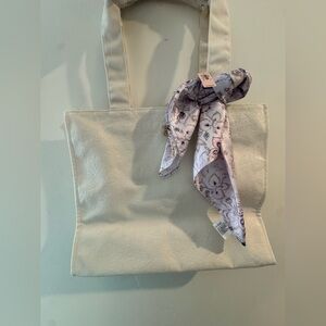 NWT Victoria’s Secret Zippered Tote Bag with Scarf